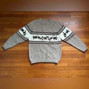 Vintage women’s grandma sweater in size medium. #cottagecore #grandmachic